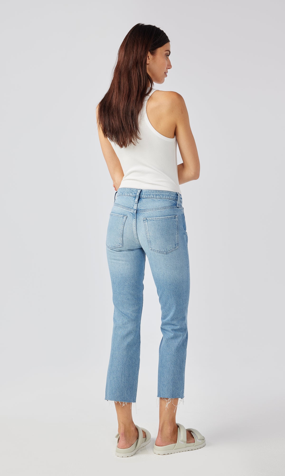 Ms. Middler Mid Rise Crop Loose Skinny