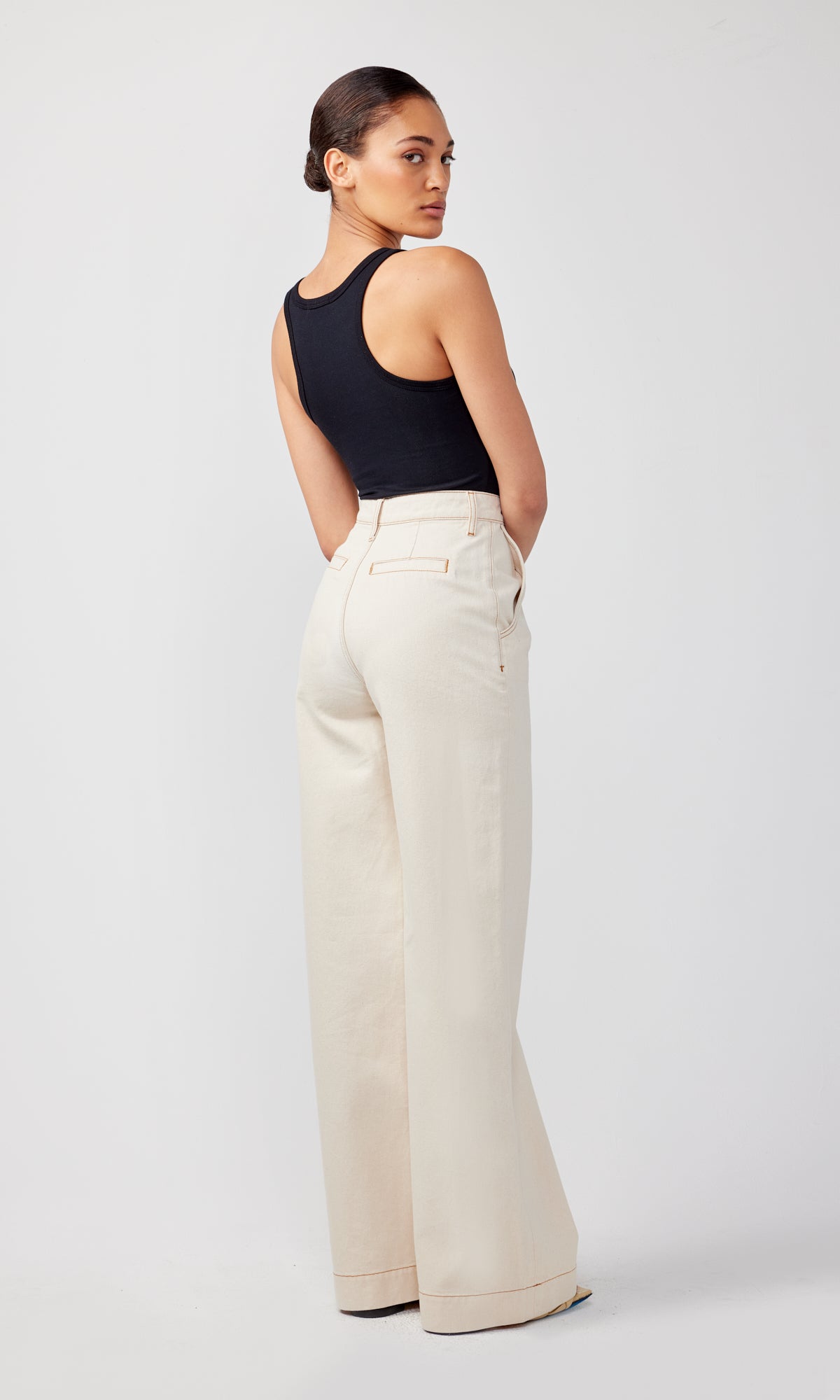 Ms. Hayworth V-High Rise Pleated