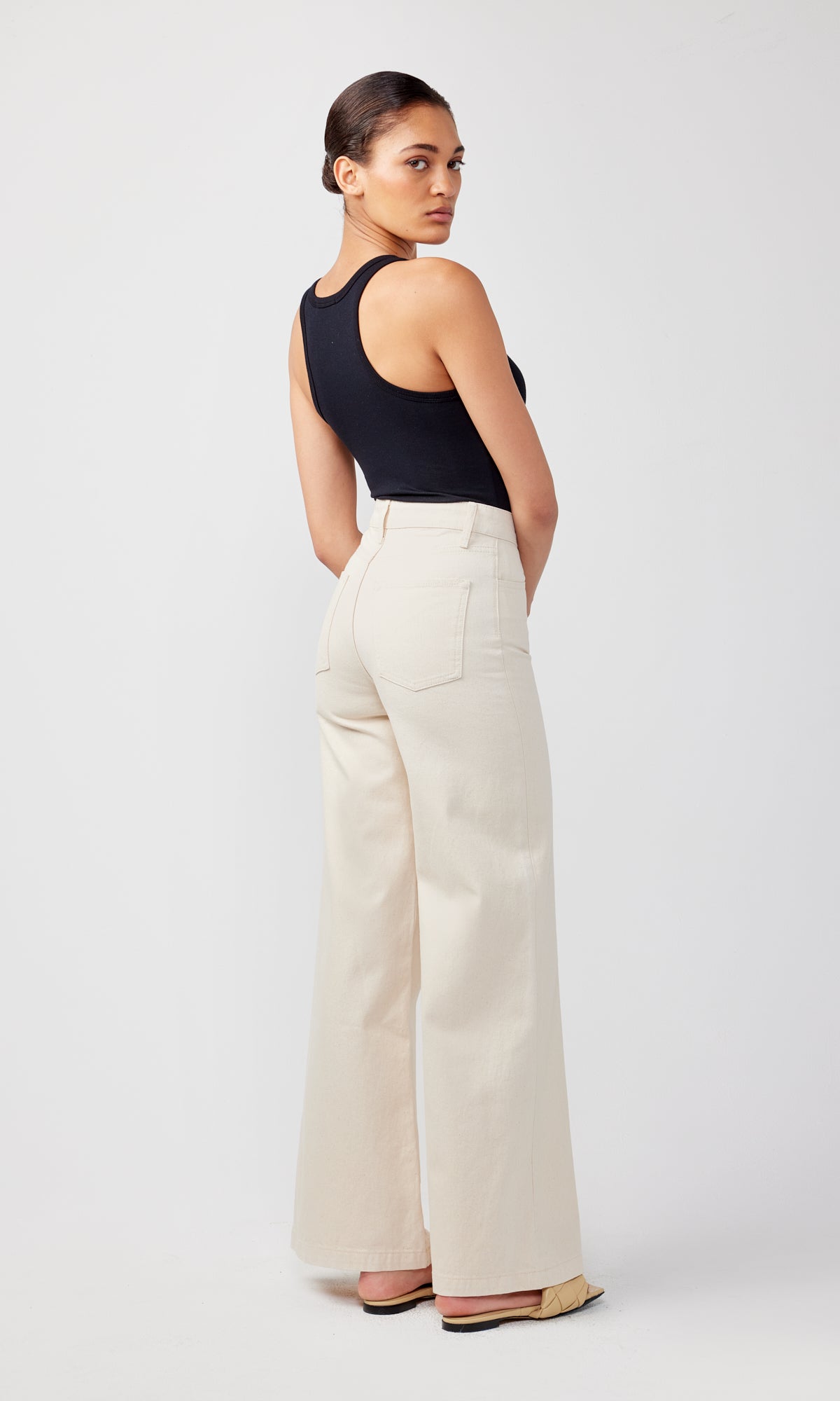 Ms. Onassis V-High Rise Wide Leg