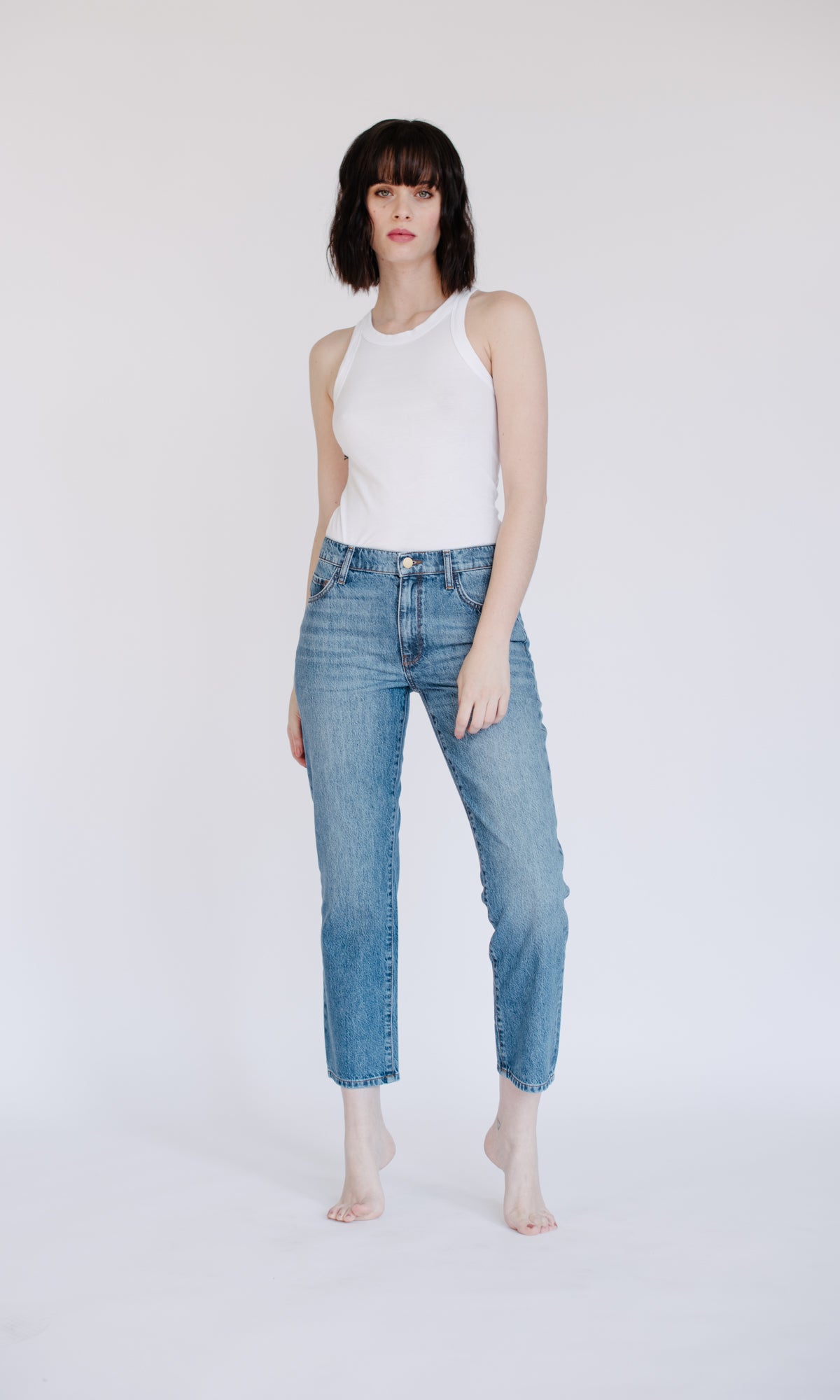 Mid Rise Straight Leg Crop Pant