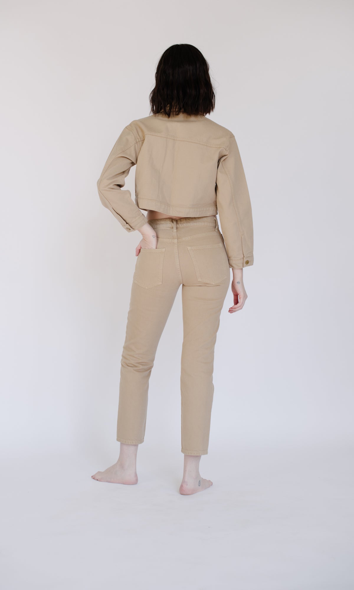 Mid Rise Straight Leg Crop Pant