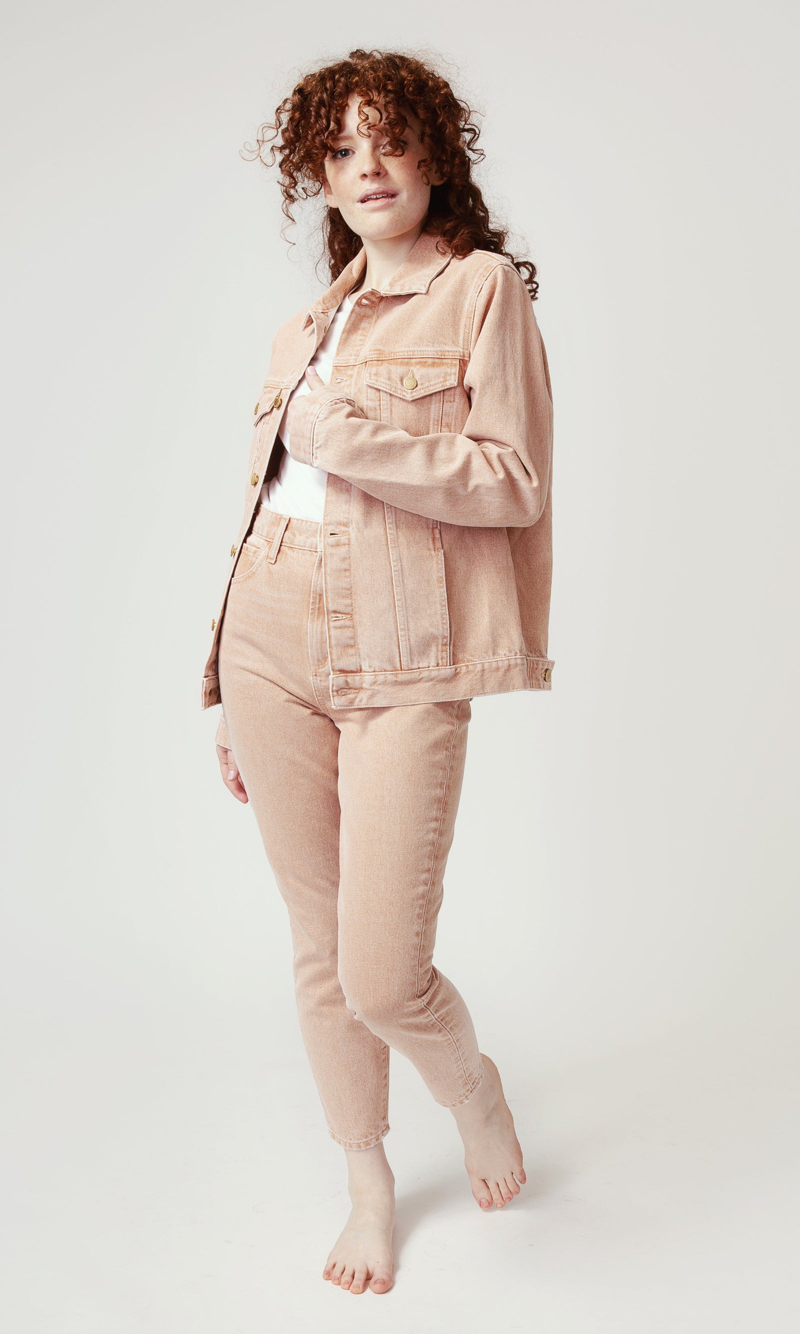 Mid Rise Tapered Leg