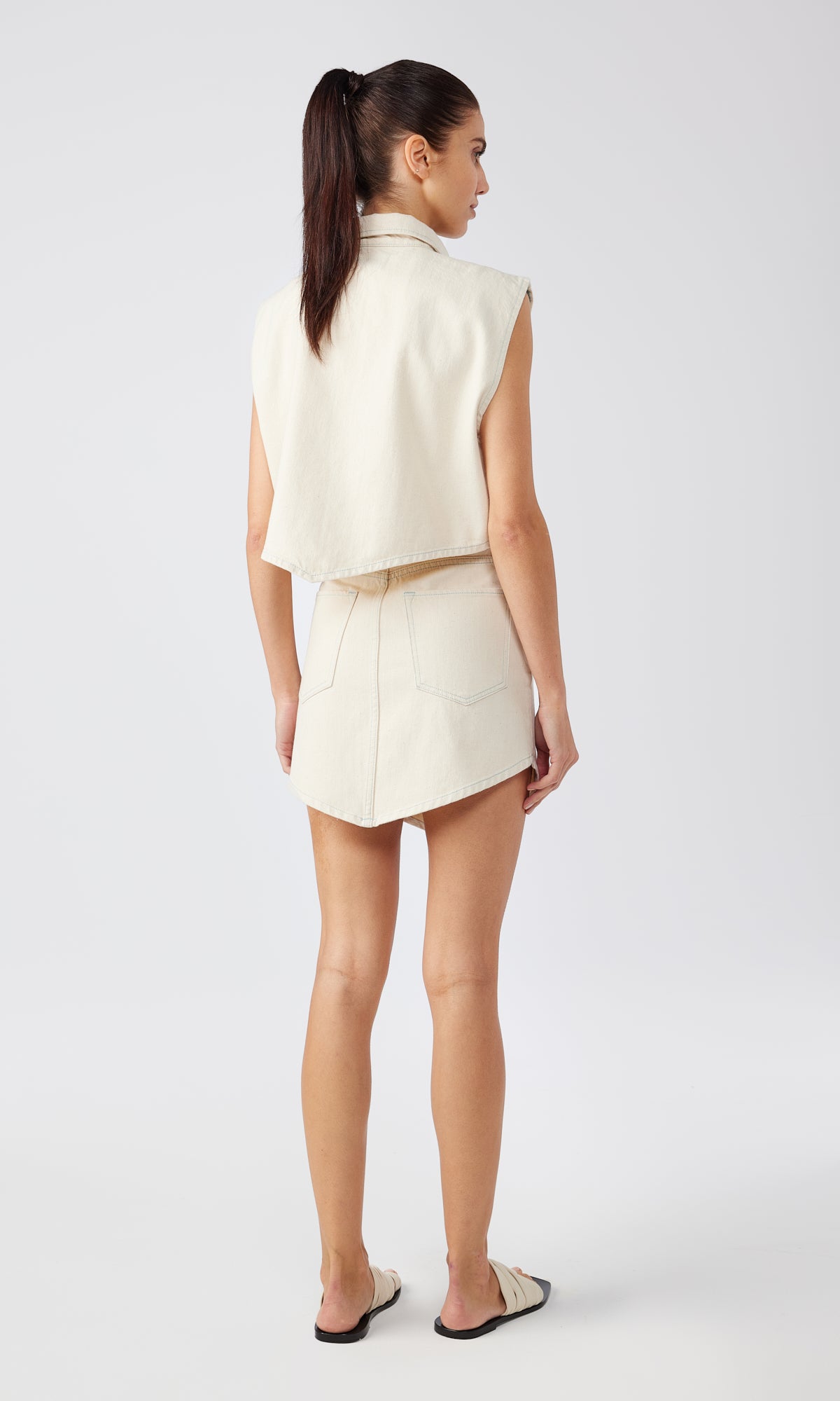 Ms. Hart Petal Hem Crop Shirt