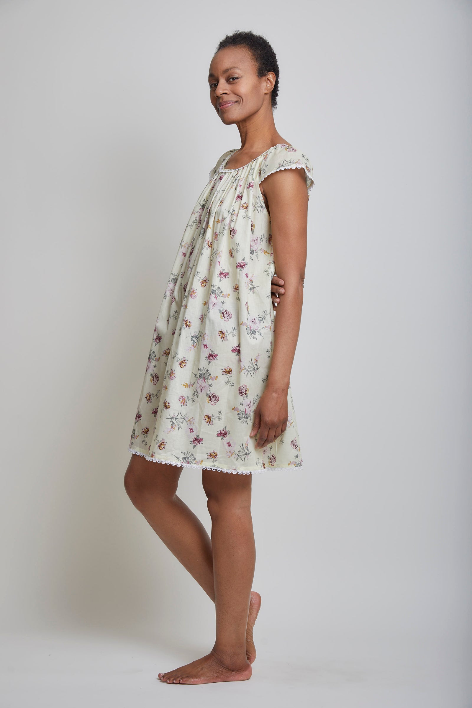 Cap Sleeve / Knee Length Nightgown With Lace Trim