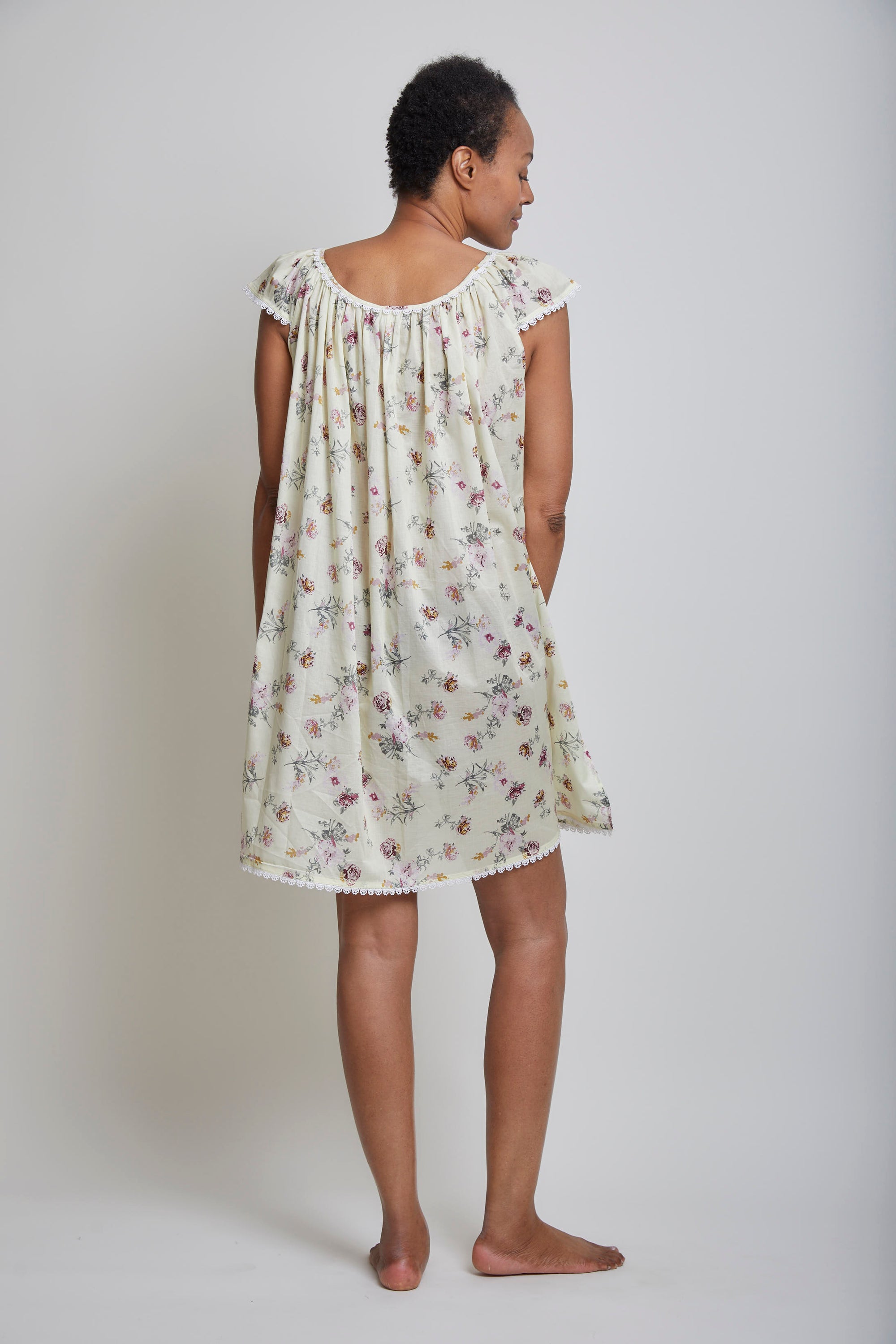 Cap Sleeve / Knee Length Nightgown With Lace Trim