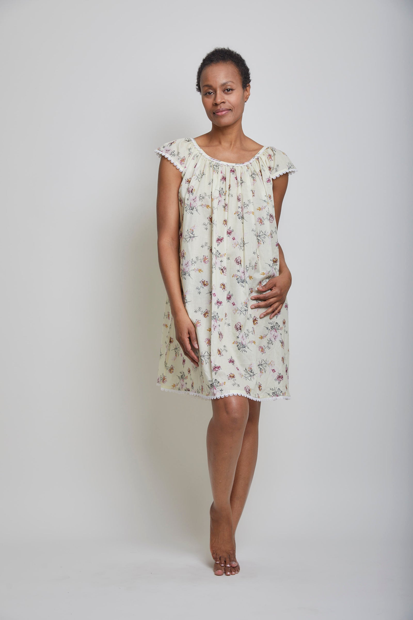 Cap Sleeve / Knee Length Nightgown With Lace Trim