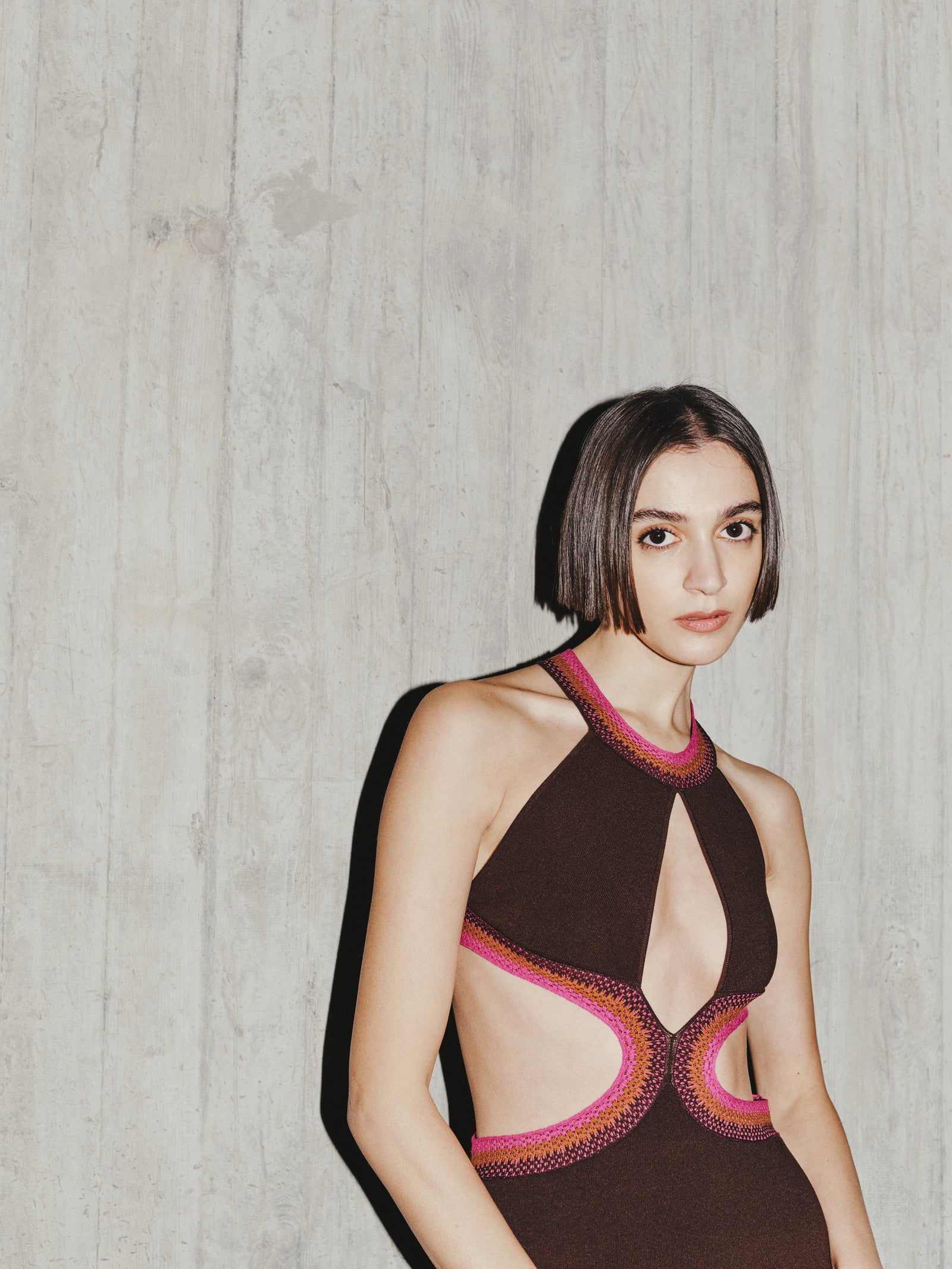 Halterneck CutOut Midi
Knit Dress