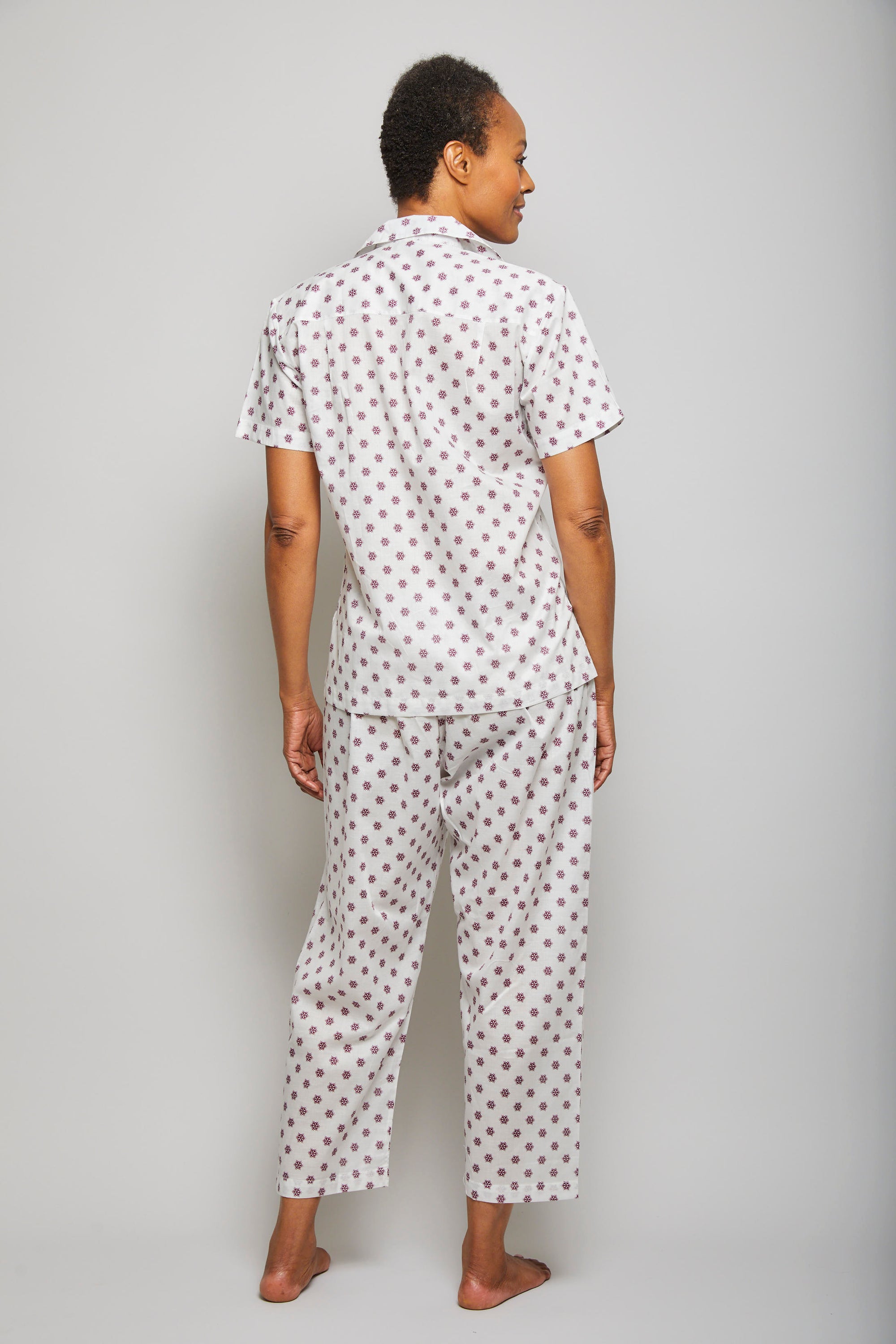 Short Sleeve Snowflake Cropped Pajama Set
