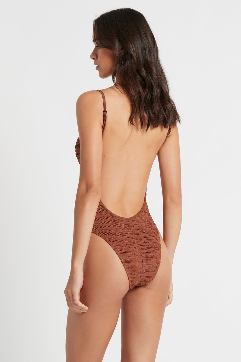 Low Palace One Piece