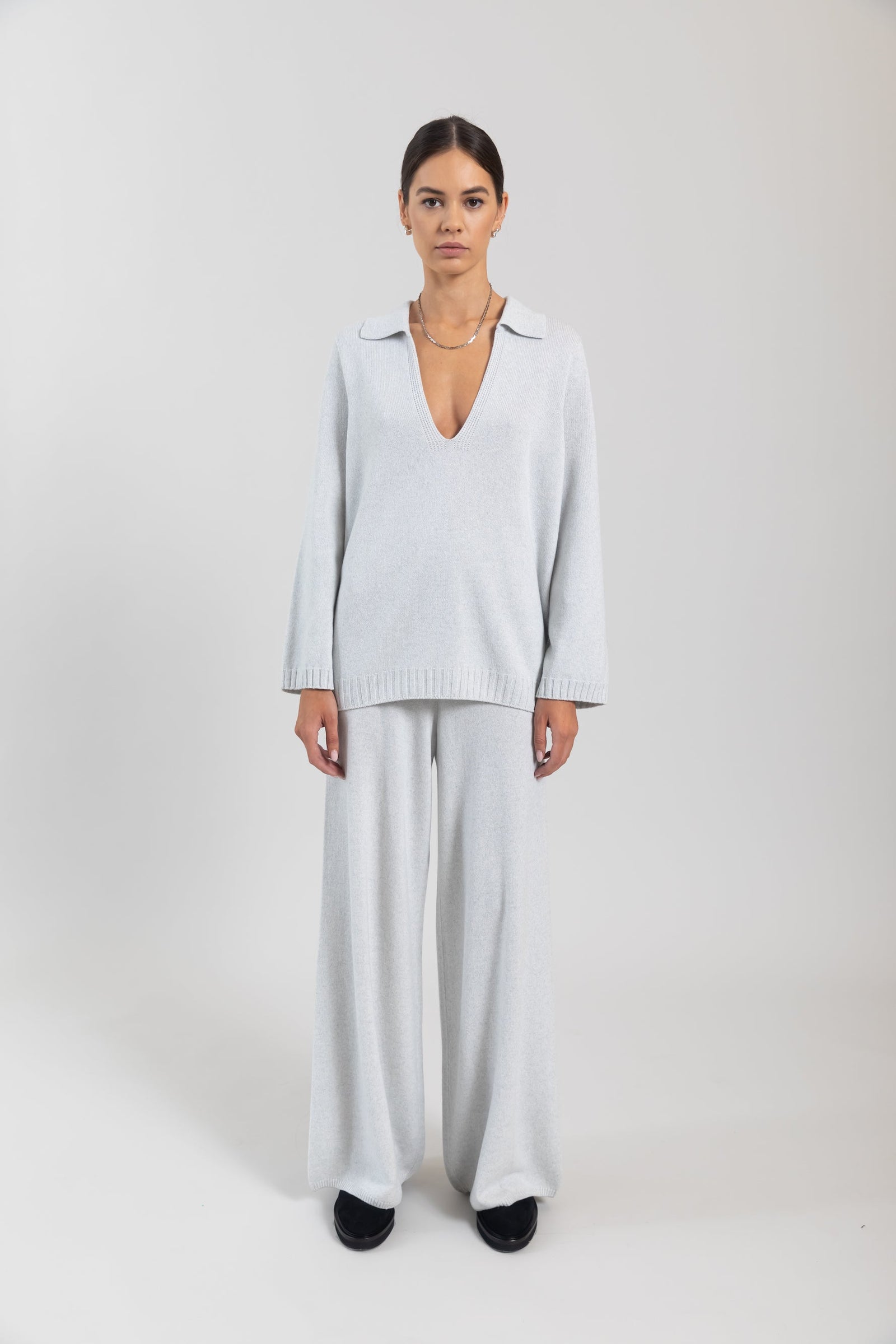 Zoe Crop V Neck Pullover