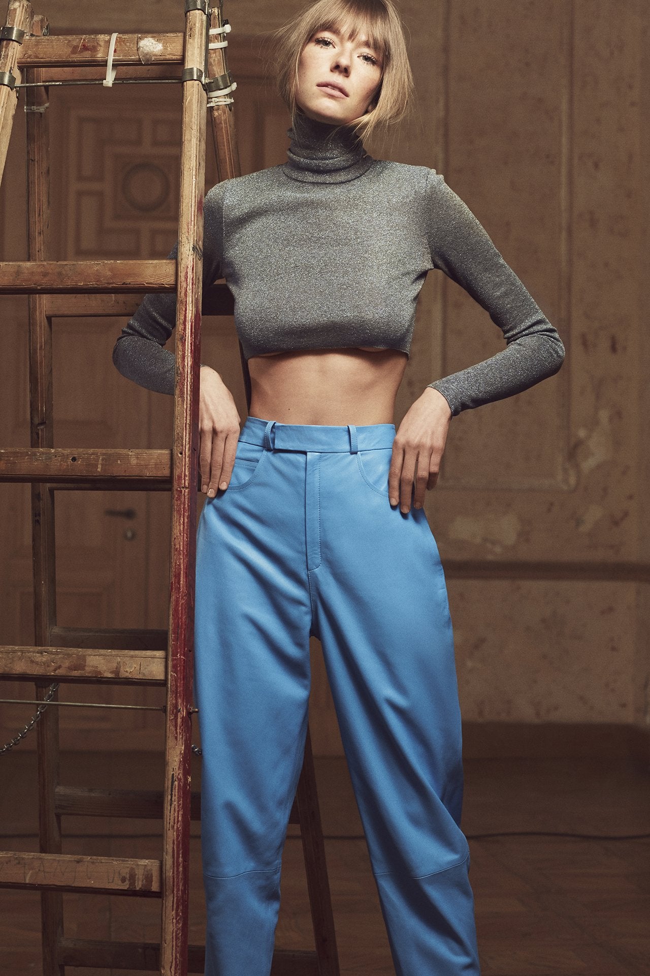Crop Turtleneck Knit Top